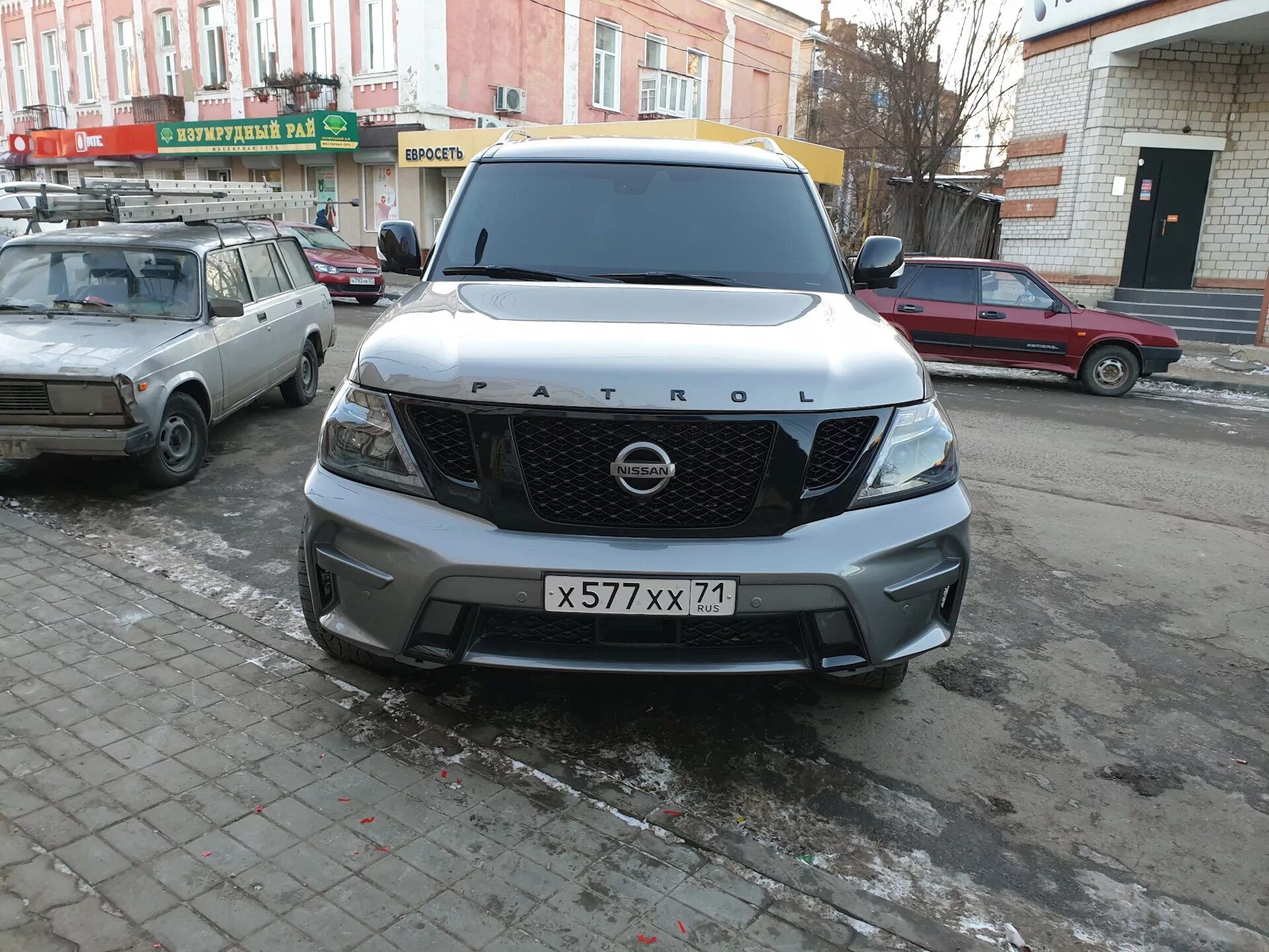 Капот патрол. Nissan Patrol y62. Nissan Patrol антихром. Patrol y62 антихром. Патрол антихром 62.