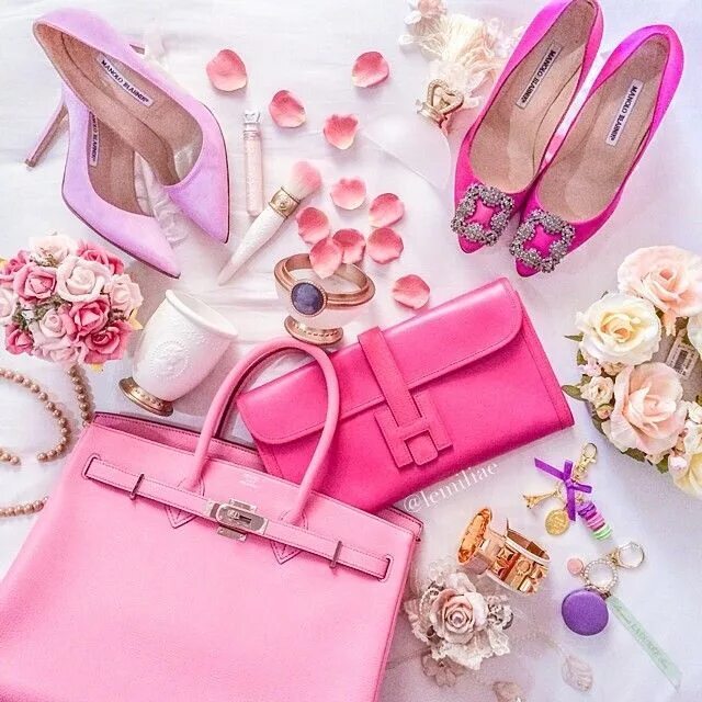 Розовые вещи. Розовый стиль. Розовые аксессуары. Красивые вещи.