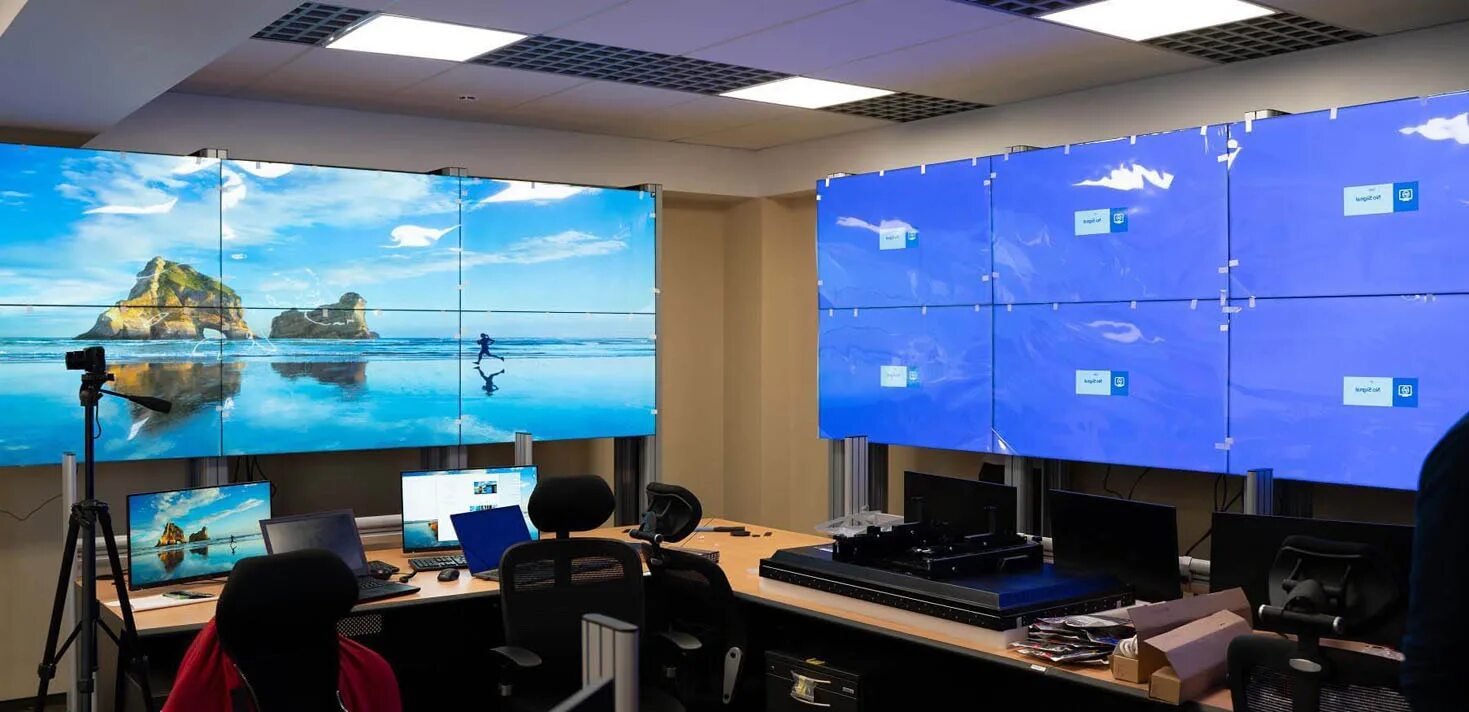 Центр самбо в лужниках. Торговый центр фасад. Нескольких центров один из. Нескольких центров один из. Торговый центр интерьер.