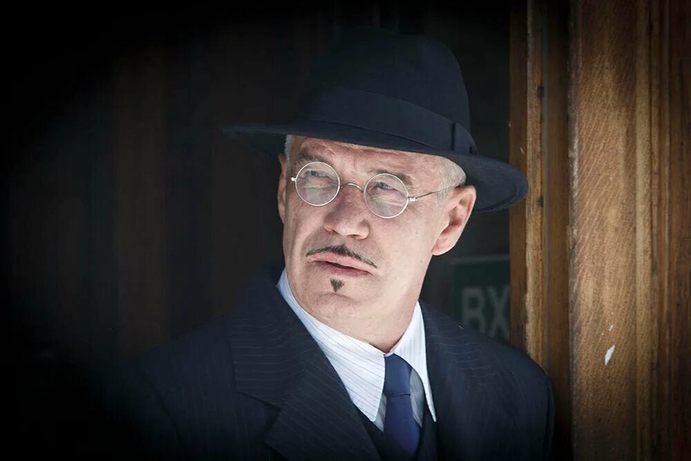 Ленинград 46 содержание всех серий подробно читать. Ленинград 46 26 серия. Сергей гармаш ленинград 46. Данилов и вера ленинград 46. Ленинград 46 содержание всех серий подробно читать.