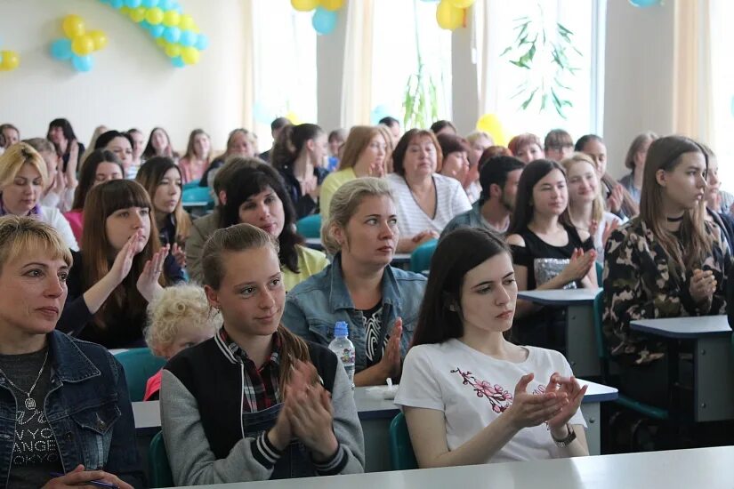 Азиатский колледж. Азиатский колледж. Русско азиатский колледж усолье-сибирское. Азиатские студенты. Азиатский колледж.