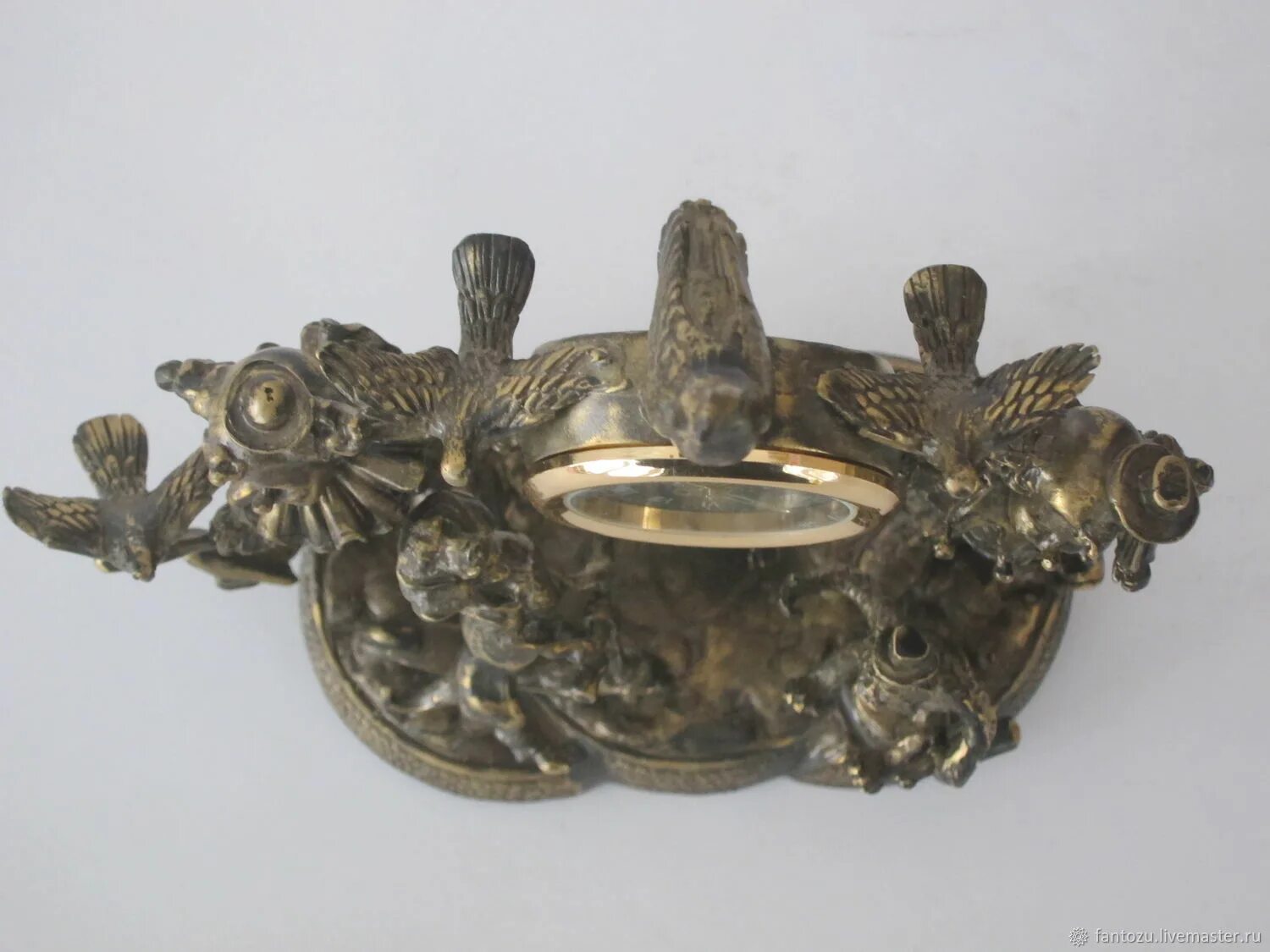 Улисс нордин александр македонский. Лепка часы. Часы в цирковом стиле. Часы из цирка. Цирковых часы.