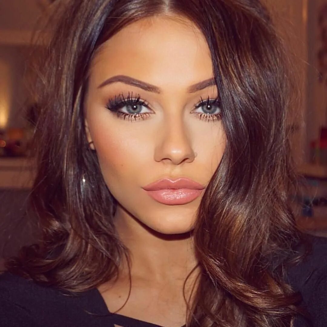 Ризо каштановый цвет волос. Бьянка балти макияж. Hair color brown eye color. Айла фишер. Hair color brown eye color.