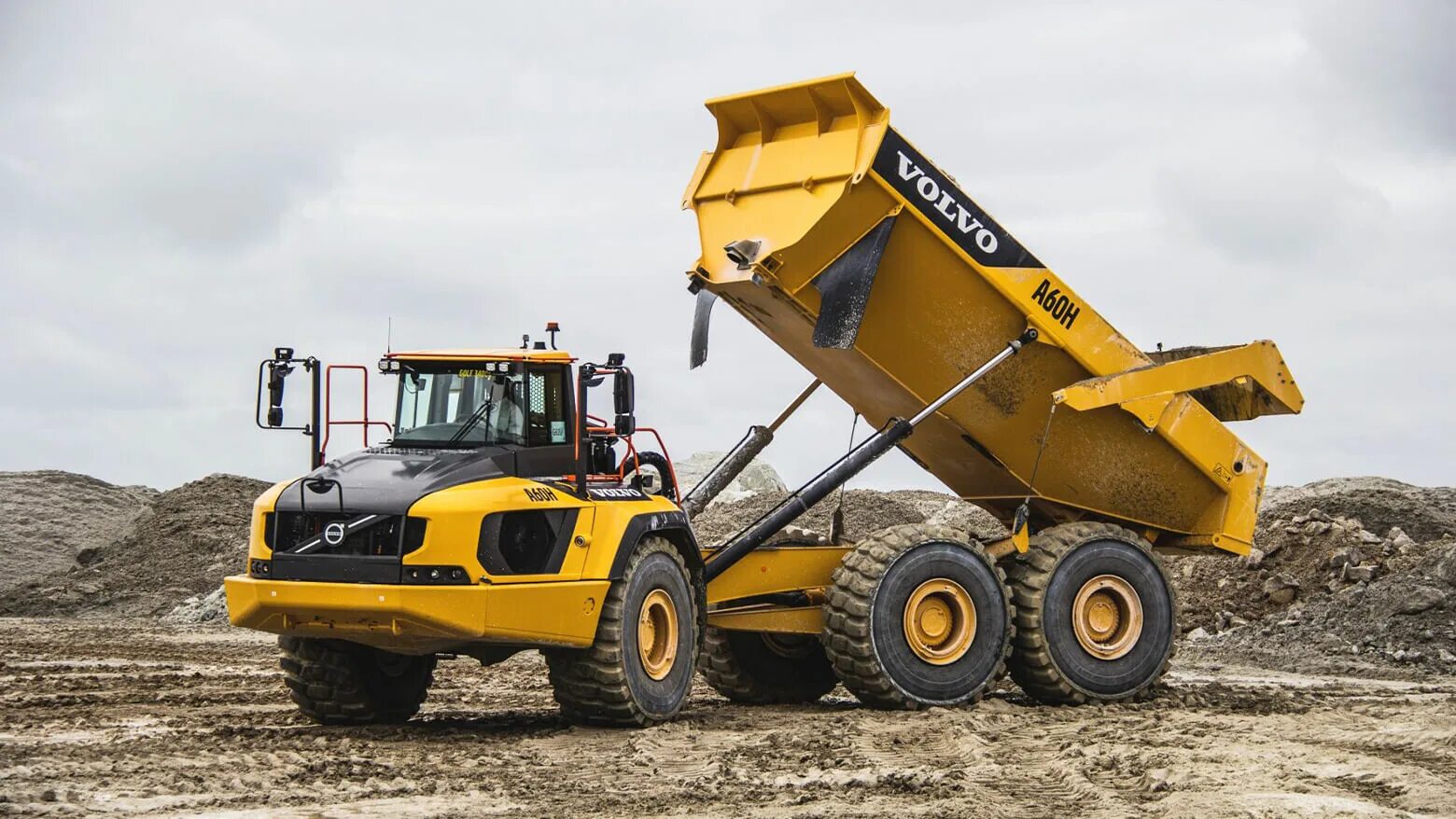 Сочлененный самосвал. Сочлененный самосвал вольво ад40. Bell карьерный самосвал b40d. Сочлененный самосвал volvo a45g. Вольво а40f.