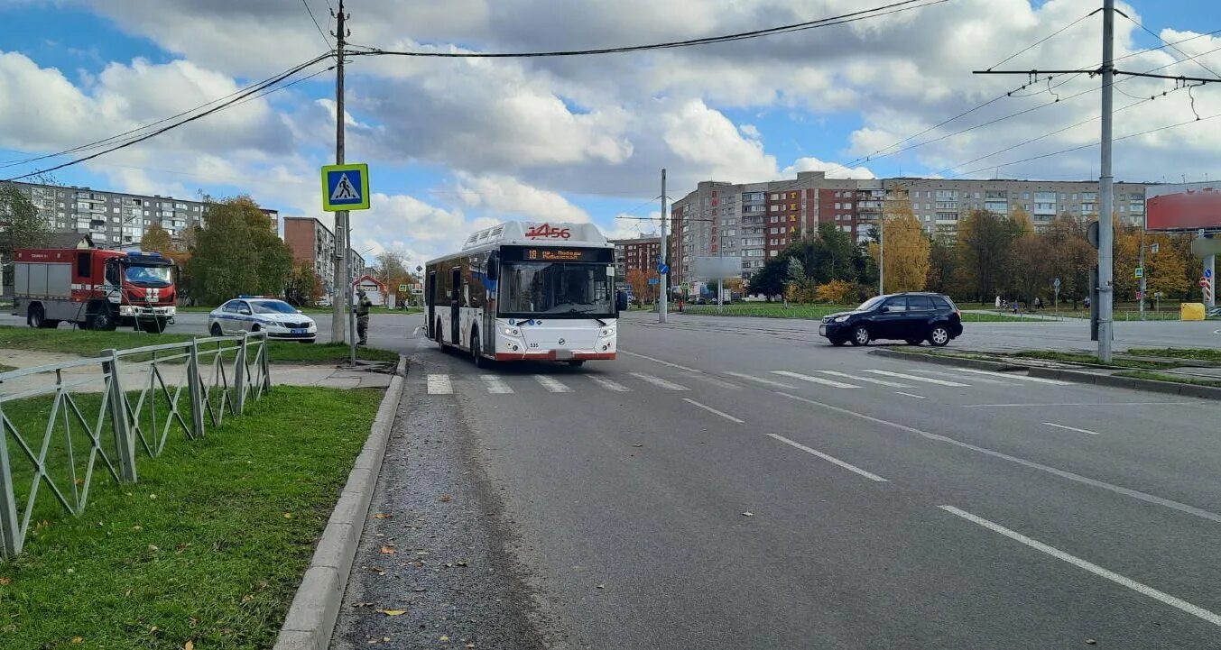 Автобус Победы Череповец. Победы 56 Череповец. В Череповецком автобусе травмировалась пенсионерка. Аварии Череповца декабрь 2012 с автобусом. Череповец атакован