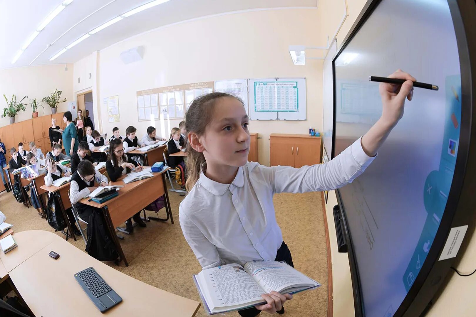 Достижения российских школ. Школа россии. современные школы россии. современная школа. современная школа ученики.