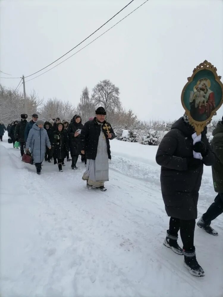 протоиерей иоанн монаршек крещение господне. освящение купели. крестный ход на крещение 18 января в крылатском. крещение в крестовоздвиженской церкви. с крещением господним 19 января.