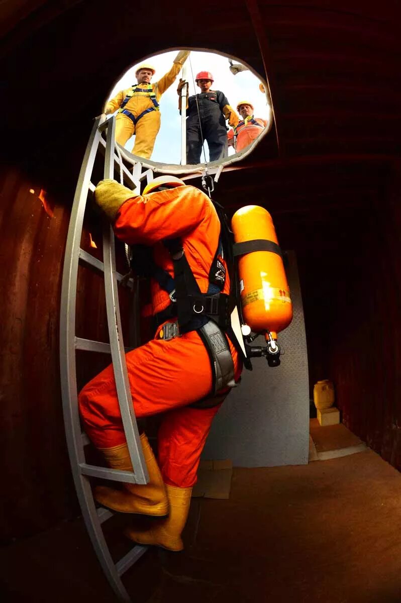 Confined Space. Confined Space work. Grid confined Space. Confined Space entry Guardrails.