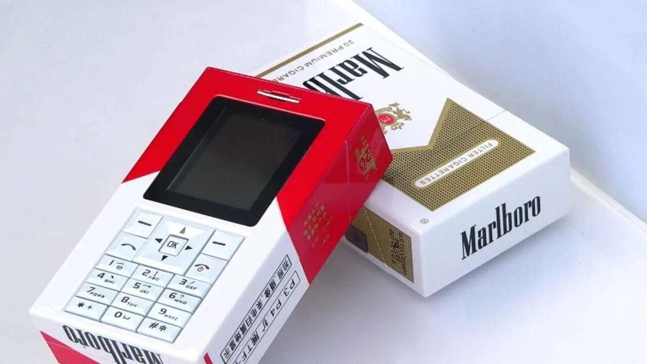 Мальборо телефон. Мальборо телефон. Чехол мальборо для эирподс. Marlboro обои. Сигареты мальборо с 3 кнопками.