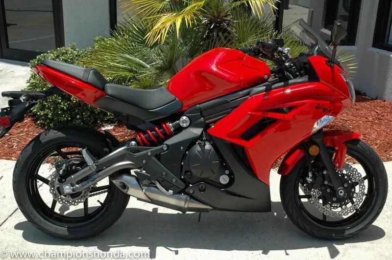 Кавасаки красный. Red kawasaki zx6r 2007. Kawasaki zx6r красный мотоцикл. Kawasaki zx6r красный. Kawasaki ninja 250 красный.