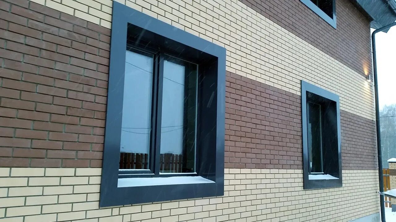 Отделка металлическими откосами. Наружные откосы Вельтпласт. Отделка внешних откосов. Металлические откосы на окна. Металлические откосы на окнах наружные.