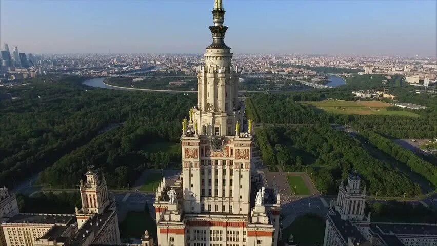 Давление на шпиле здания мгу. Люди на шпиле мгу. шпиль мгу фото. вид со шпиля мгу. монтаж шпиля мгу.