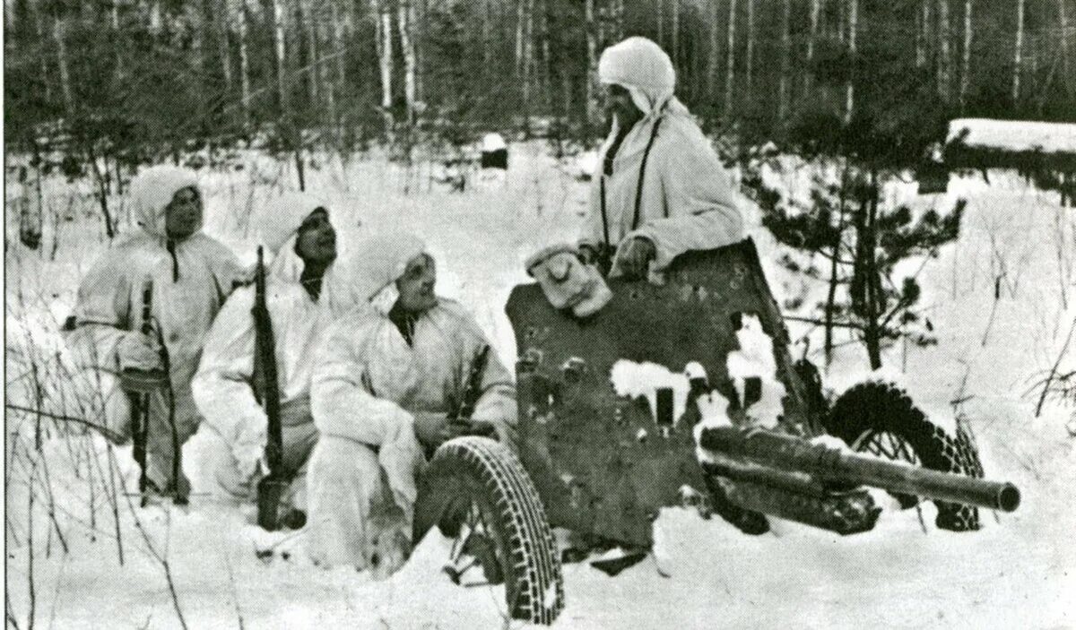 В каком году образовался демянский котел. Демянская наступательная операция (1943). демянская десантная операция. демянск котел 1942 год.