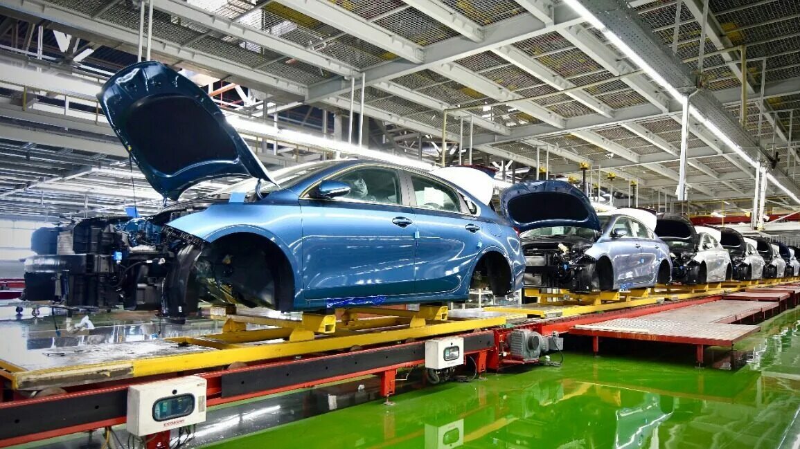 Машины российского производства. Автотор калининград. Машины на предприятии. Промышленность автоваз самара. Автоваз 1r843.