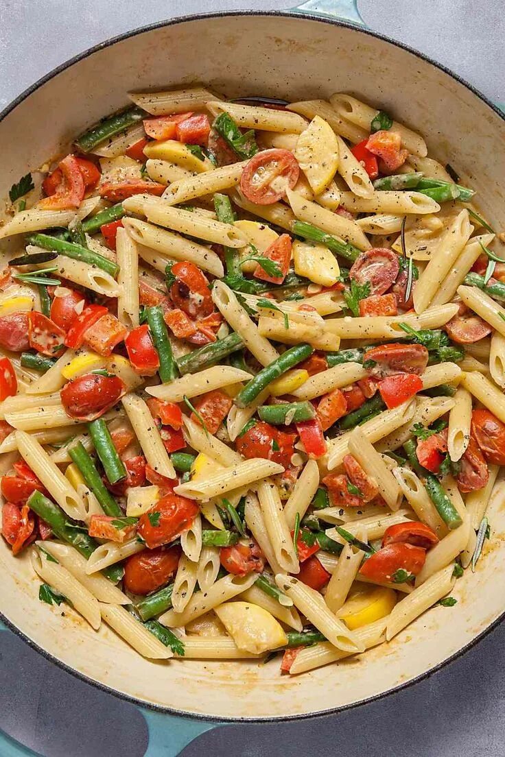 Макароны с овощами. Спагетти с овощами на сковороде. Вермишель с овощами. Вермишель с овощами на сковороде.