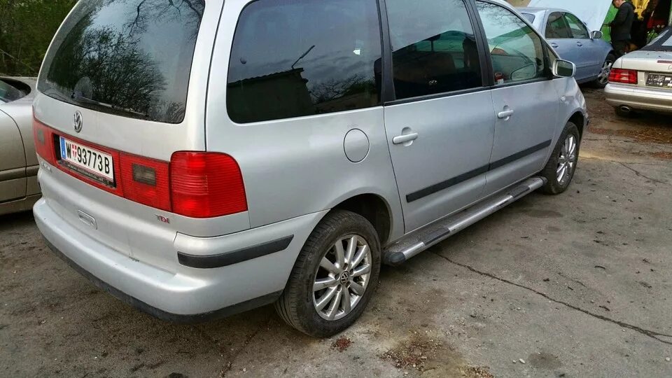 Volkswagen sharan 2001 год. Фольксваген Шаран 2001. Фольксваген Шаран 1 диски. Volkswagen Sharan диски на 16. Фольксваген Шаран универсал 2001 год.