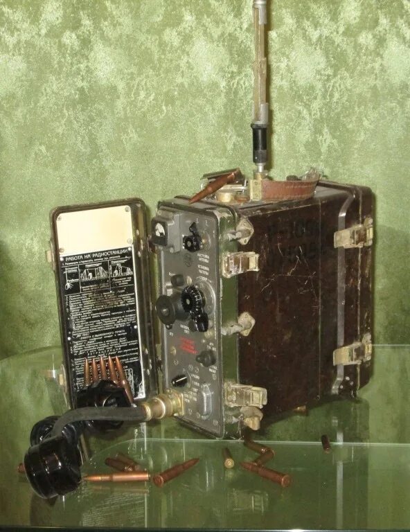 Радиостанция р 5. Р-109м радиостанция. радиостанция р-351м. 109 радиостанция армейская. радиостанция военная 11 р 510.