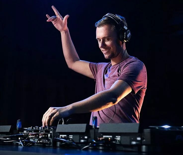 Армин ван бюрен. Армин ван бюрен 2021. Армин ван бюрен. Диджей armin van buuren armin. Армин ван бюрен фото.