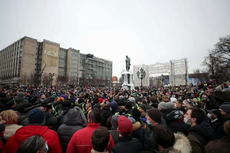 Какой митинг в москве. Пушкинская площадь Москва митинг 23. Митинг на Пушкинской площади. Пушкинская площадь Навальный. Митинг 23 января Пушкинская площадь.