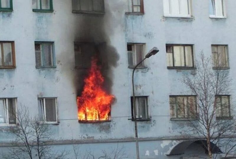 Горит окошко