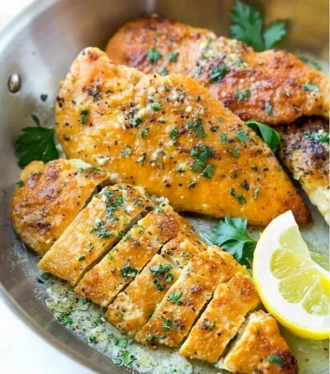 Грудка в сливочном соусе. Куриная грудка под шубой в духовке. Грудка с грибами в сливочном соусе. Что приготовить с грудкой. Филе куриное.