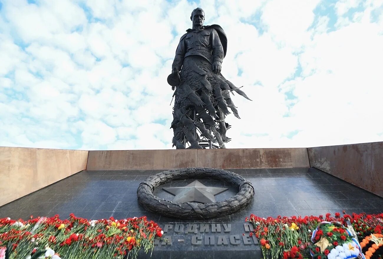 Памятники войны памятник советскому солдату. РЖЕВСКИЙ мемориал советскому солд. Ржев мемориал советскому солдату. РЖЕВСКИЙ мемориал советскому солдату, Тверская область. Ржев памятник воину освободителю.