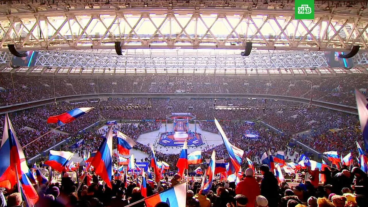 Митинг концерт в москве 2024. Стадион Лужники 2022. Лужники стадион концерт. Концерт в Лужниках 2022 Крым.