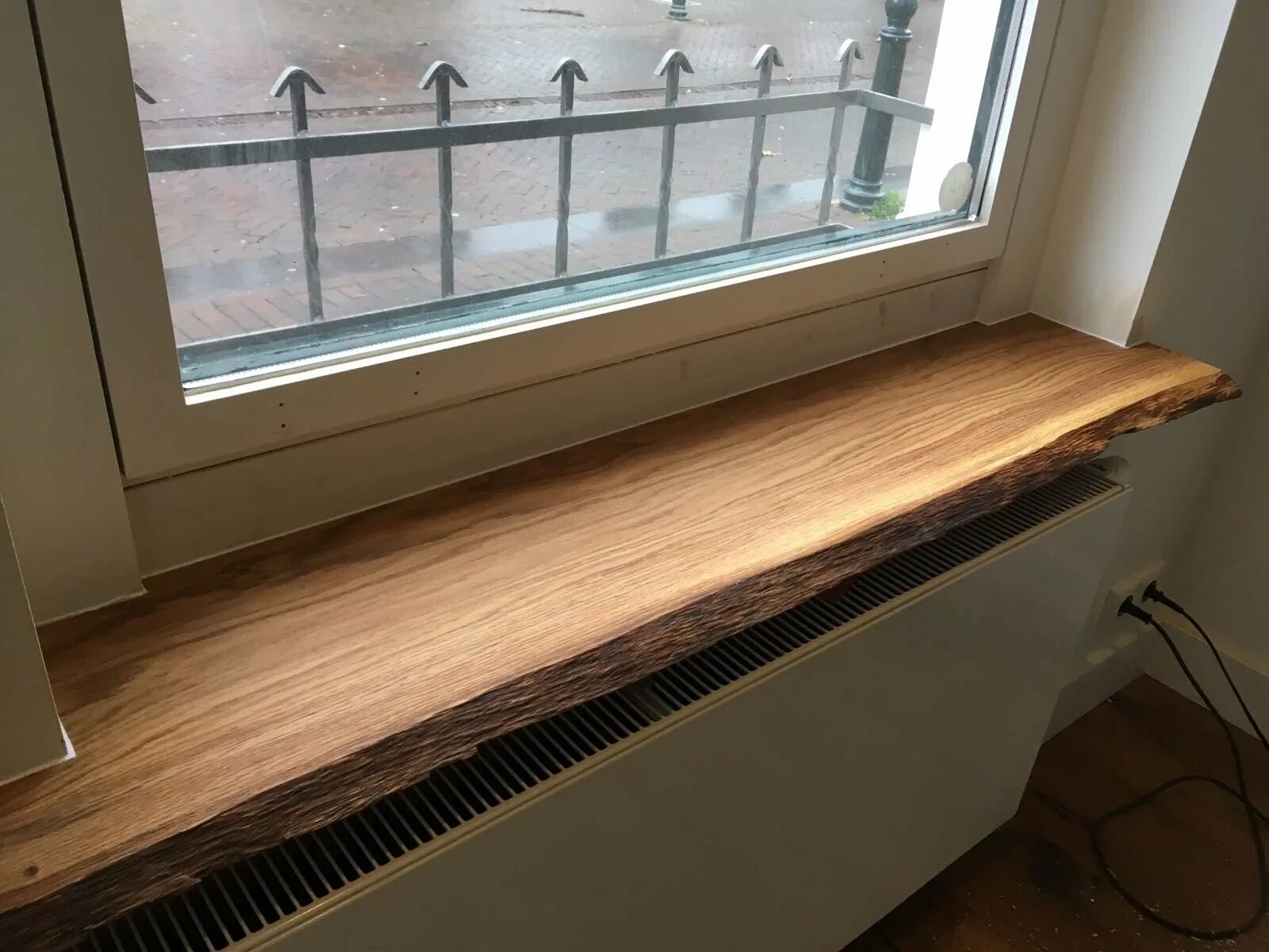 Floating window