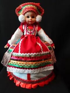 Мордовская кукла в национальном костюме