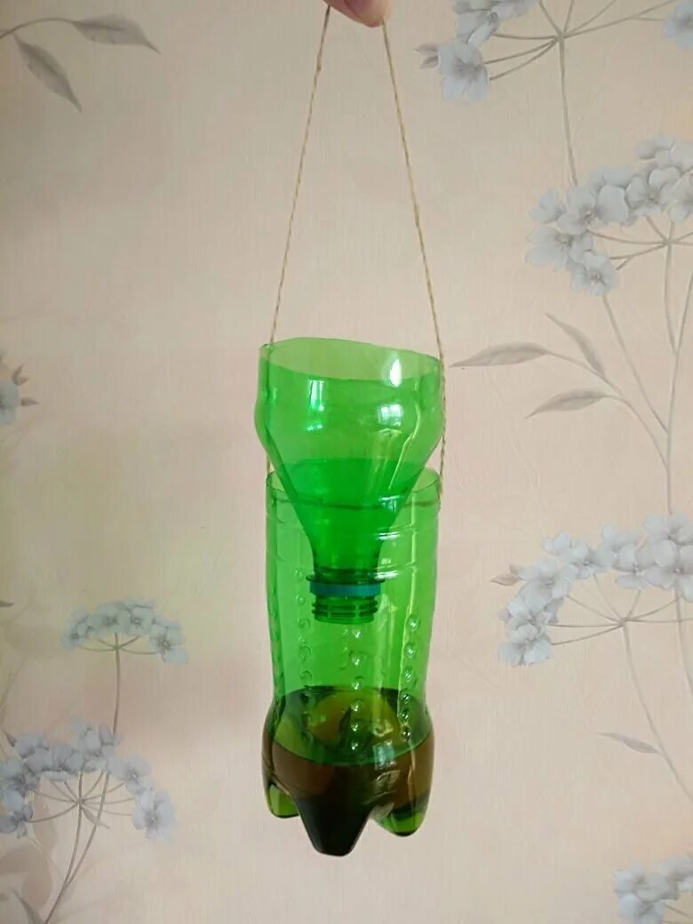 Как из бутылки сделать ловушку для ос. Как из бутылки сделать ловушку для ос. Ловушка от ос из бутылки. Как из бутылки сделать ловушку для ос. Ловушка для мух из пластиковой бутылки.