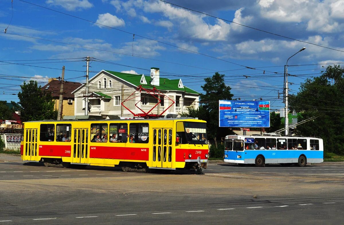 Электротранспорт троллейбус. Трамвай Tatra t6b5. Волгоградский трамвай Татра. Трамвай 6 Волгоград. Троллейбус.