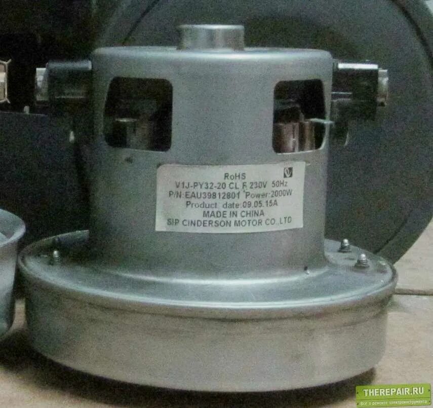 V1j py29 825. V1j-py32-20 cl f 230v. разбор эл. двигателя v1j-py32-5. 4 мотора в одном корпусе пылесоса. philips v1j-py29 981.