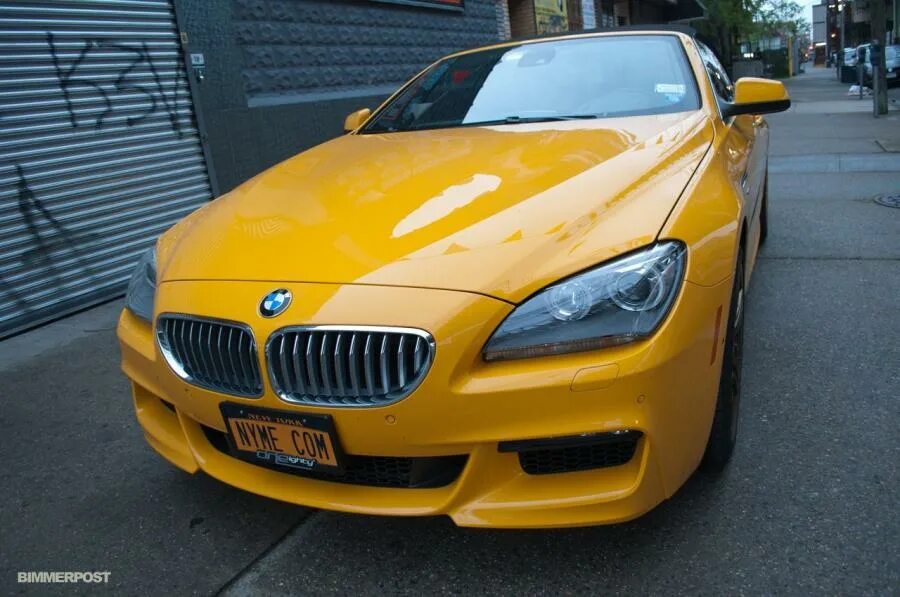 Всего 15 такси 6 желтых. М6 BMW желтая. БМВ 6 желтая. BMW 6er f13. BMW f01 желтая.