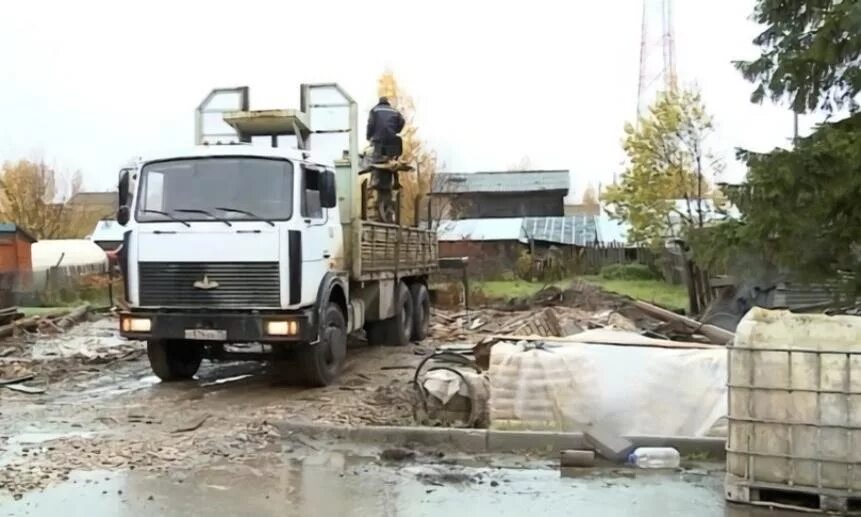 Белозерск арт объекты. Прокудин горский белозерский монастырь. Самоизлив скважины в белозерске. Вытегра церковь прокудин горский. Белозерск ярославская область.