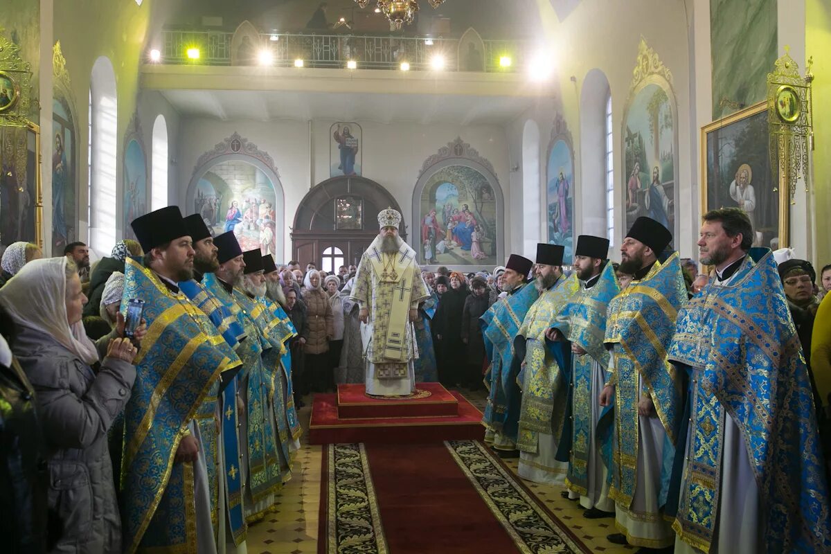 сретенский монастырь, праздник сретения господня. собор александровка ростов-на-дону. храм сретения господня ростов. настоятель сретенского храма ростов на дону 2015 год. сретенский храм ростов расписание.