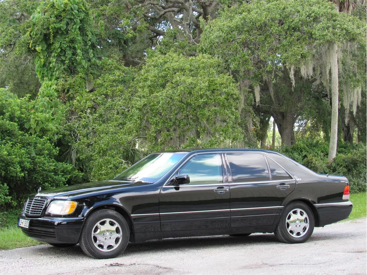 Mercedes s600. Мерседес шестисотый s600. Мерседес s 1995. Мерседес s600 1995. Мерседес s600 v12