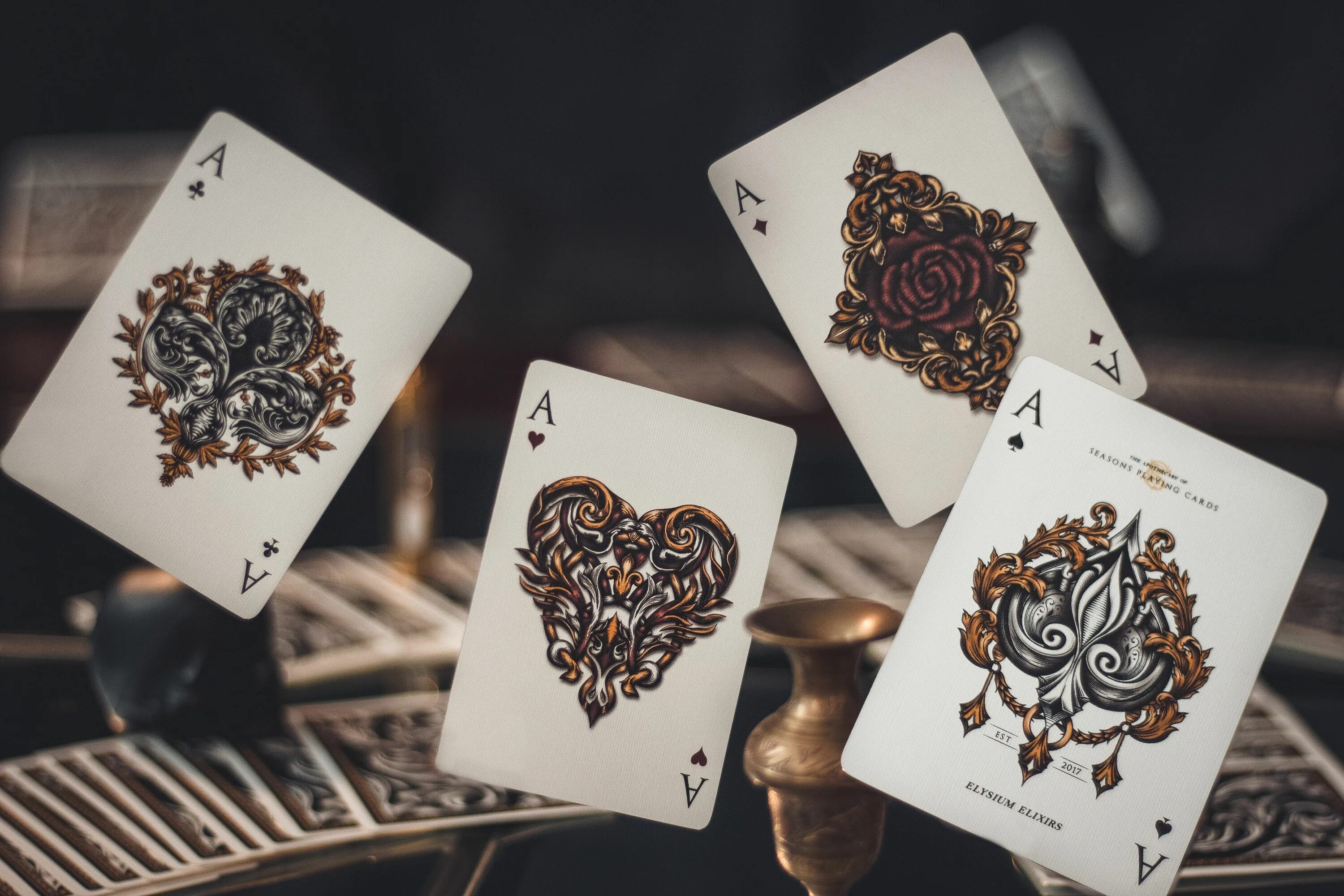 D playing cards. Игральные карты черно золотые. игральные карты черные с золотым. игральные карты властелин колец. playing card gold.