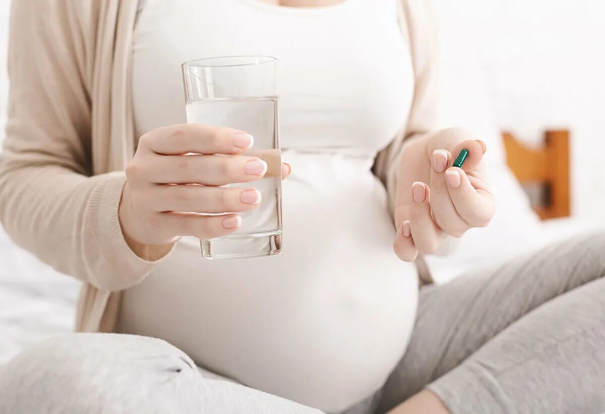 Беременные и таблетки. Таблетки для беременности. Что пьют беременные на ранних сроках