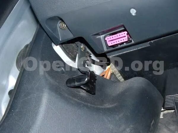 провод для диагностики ауди а6 с6. диагностика а6 с5. Audi a6 c6 obd разъем. Audi a6 разъём obd2. диагностический разъем ауди а6 с5.