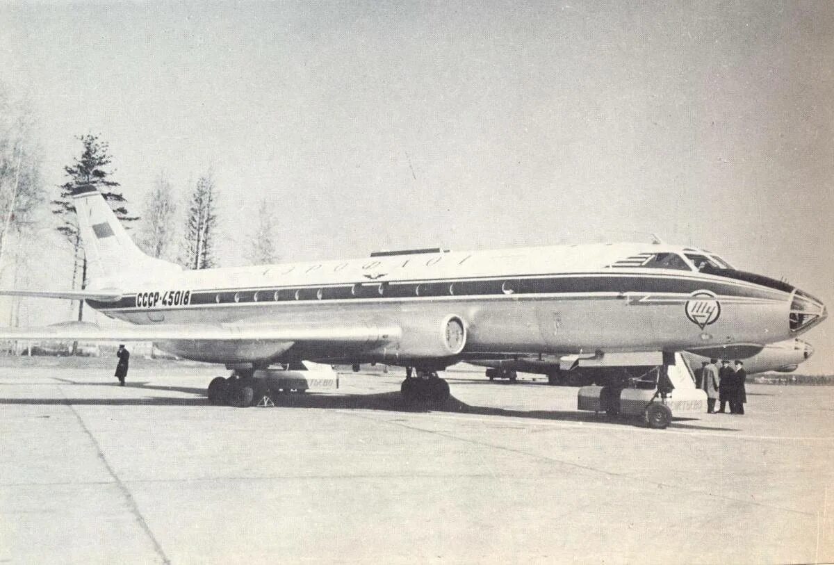 Самолет ту 124. Ту-124 пассажирский самолёт. Ту 104 и ту 124. Самолет ту 124. Самолет ту 124.