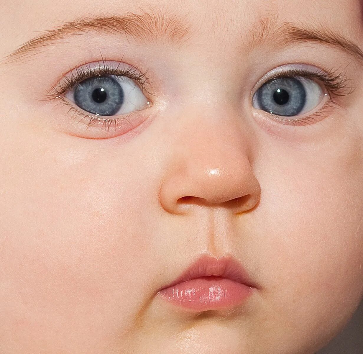 Baby face 1. Лицо ребенка крупный план. детское лицо у взрослого. особенности детского лица. baby face.