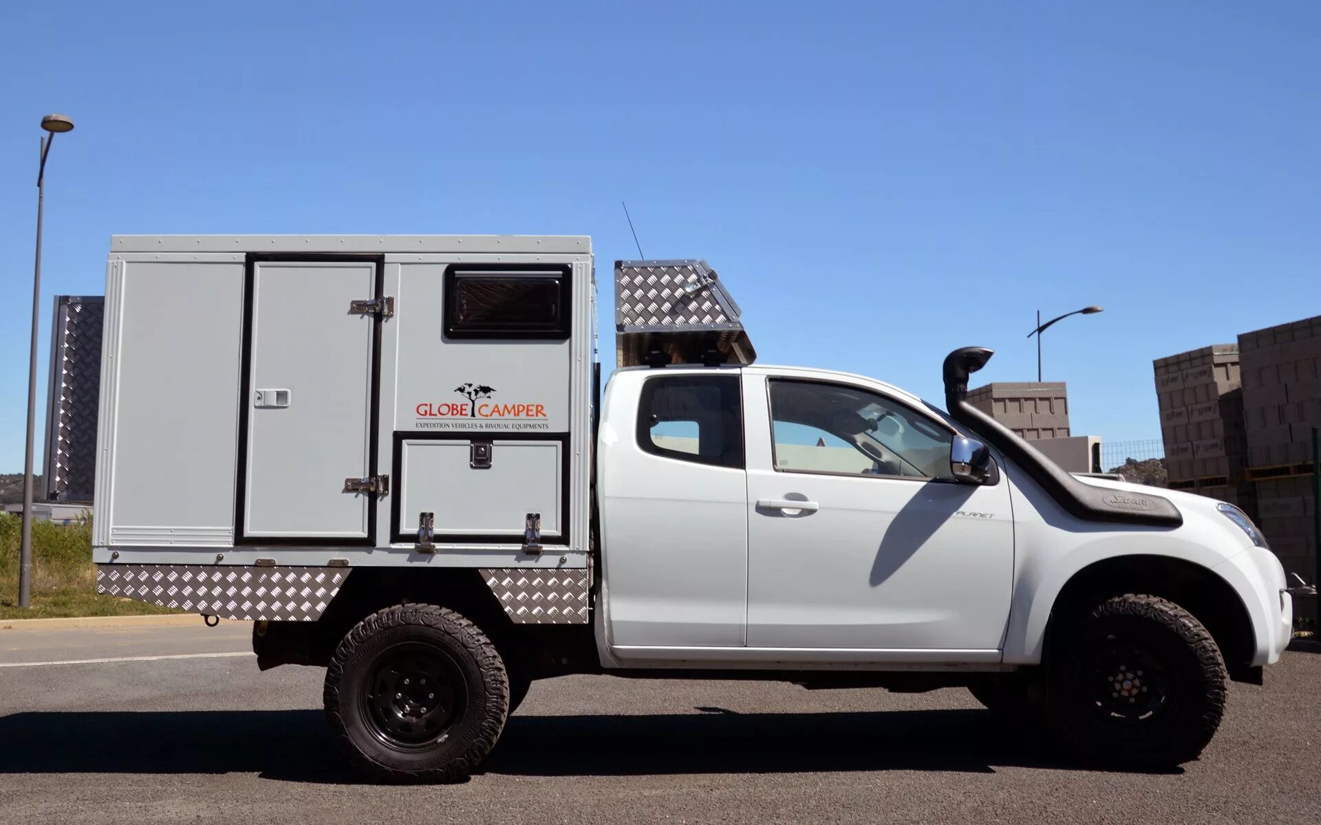 Фургон пикапер. Toyota Hilux Expedition v1 Camper. Toyota Hilux Expedition v1. Camper 4x4 Pickup. Тойота Хайлюкс с будкой.