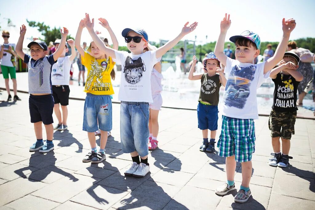 Танцы центр ростов на дону. Танцевальная студия на пр королева. Танцевальные студии в ростове на дону. Танцы центр ростов на дону. Ростов на дону танцы хип хоп.