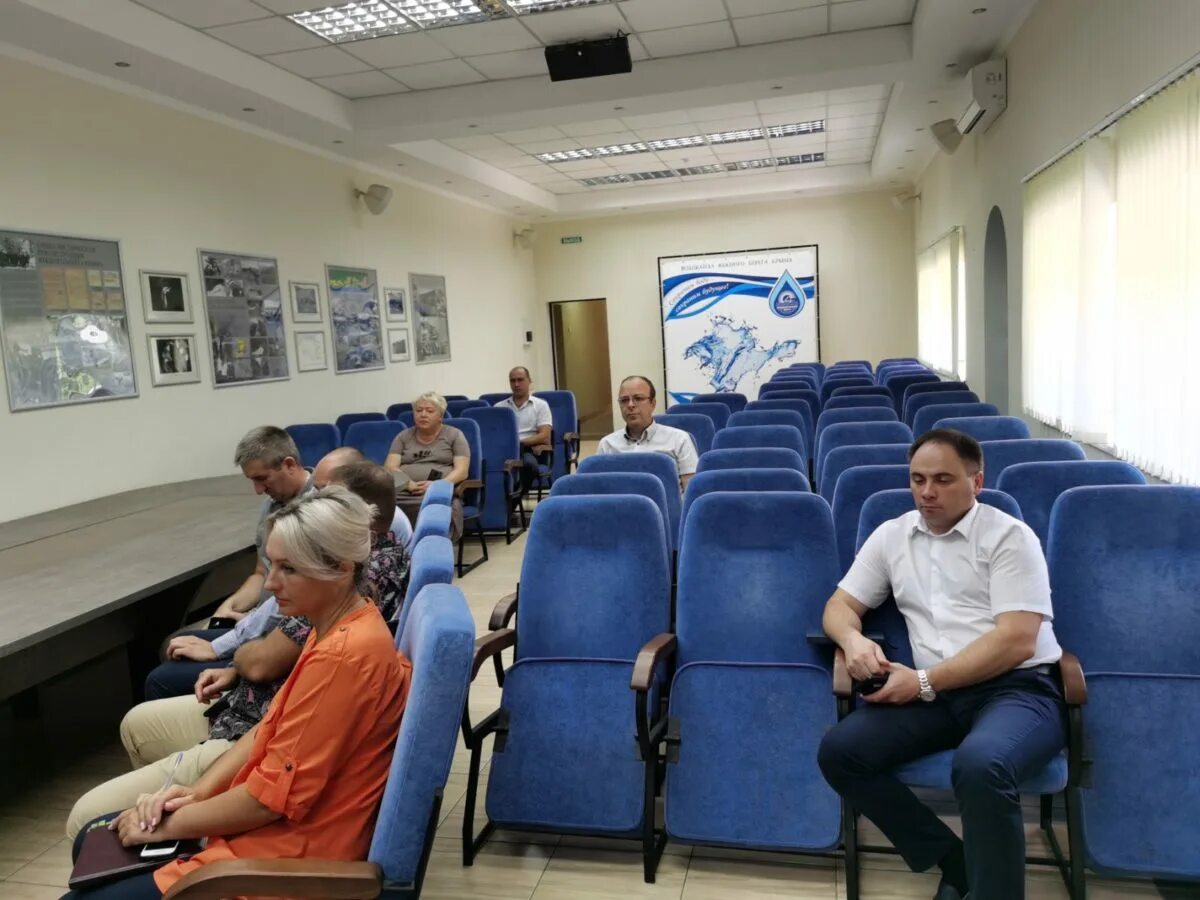 Сайт водоканал юбк. Директор водоканала Ялта. Водоканал ЮБК. Директор водоканала Волгодонск. Кабинет директора Водоканал.