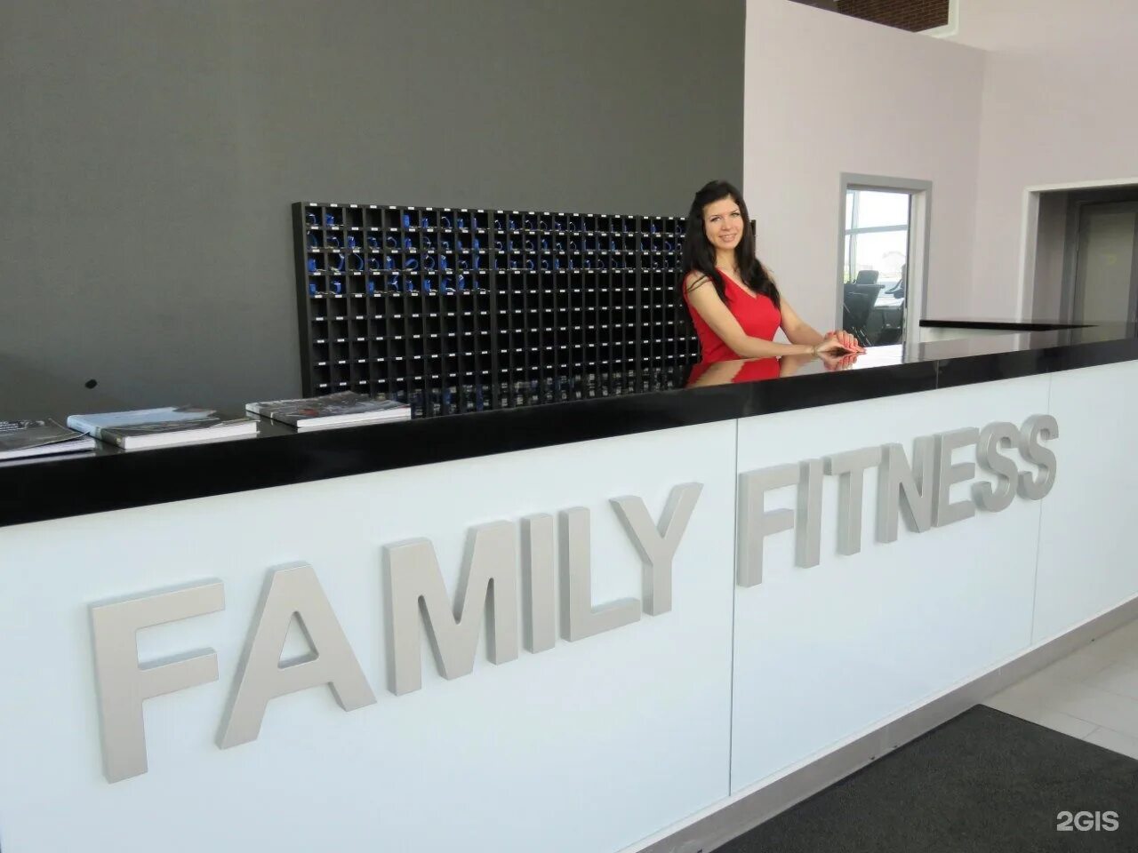 Family fitness великий. Family fitness великий. Family fitness великий. Зал рекорд великий новгород. Фитнес фэмили алина руководитель.
