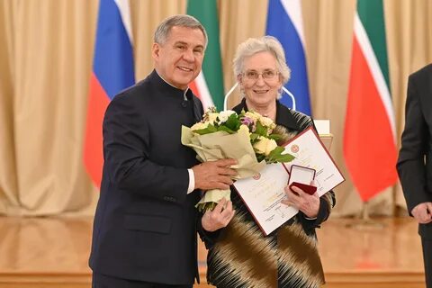 Вручение лет женщине