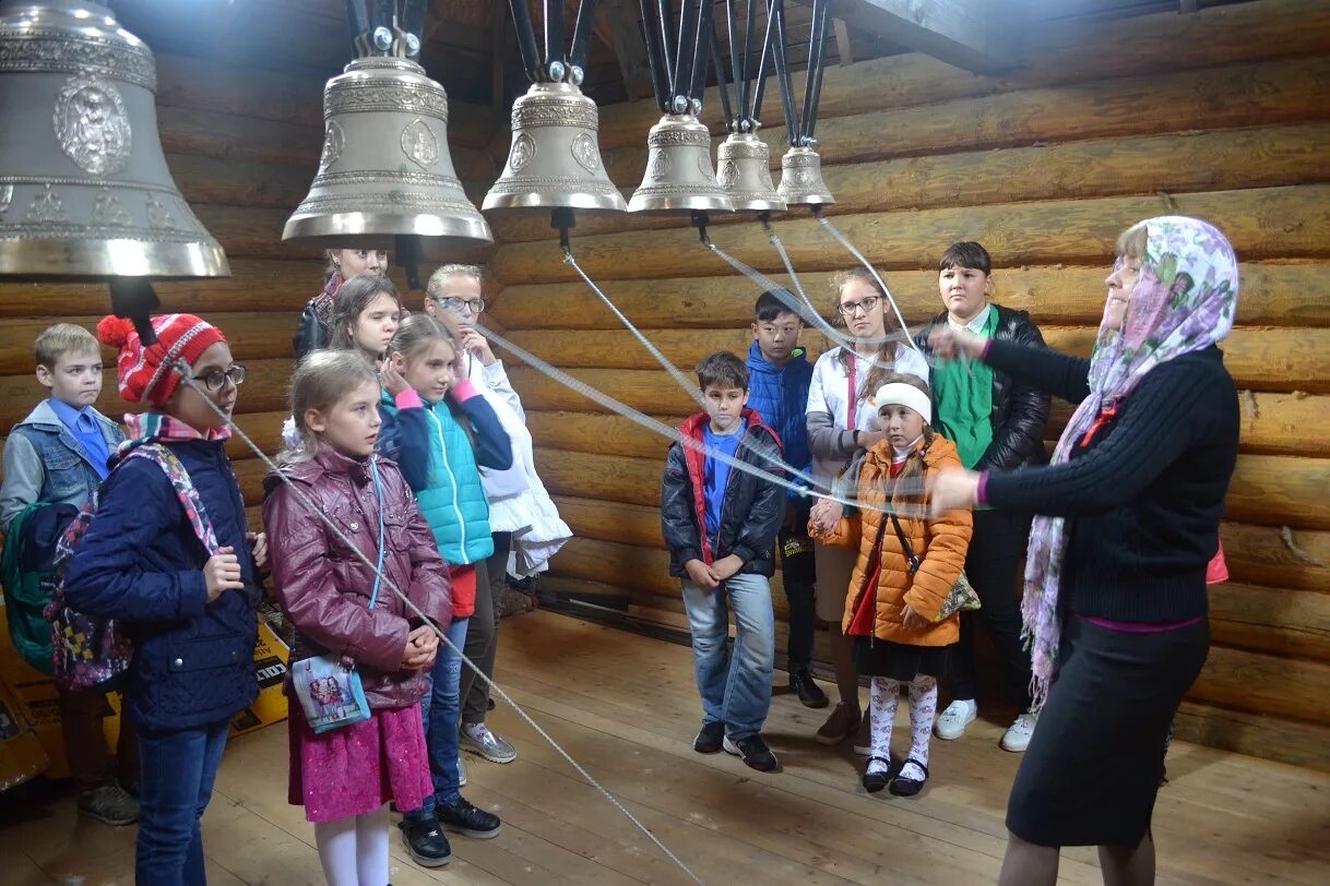 Смоленск центр развития творчества детей и юношества. Центр доп образования смоленск на октябрьской. Центры развития творчества детей и молодежи. Дворец творчества детей и молодежи смоленск. Центр творчества детей смоленск.