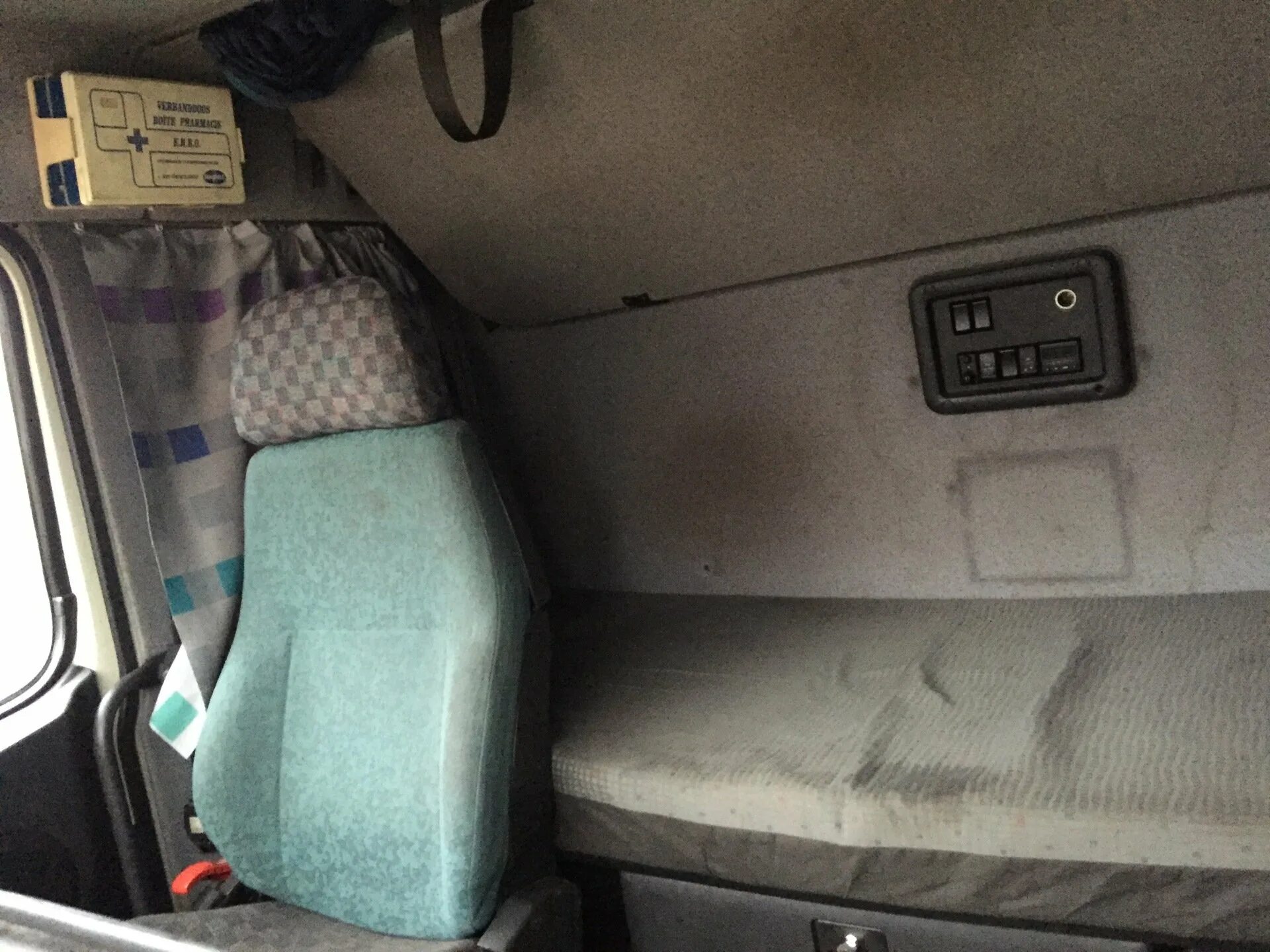 Volvo fh12 спальник. Volvo fh16 спальник. Volvo fh 13 спальник. Матрас вольво fh12. Вольво fh 16 спальник.