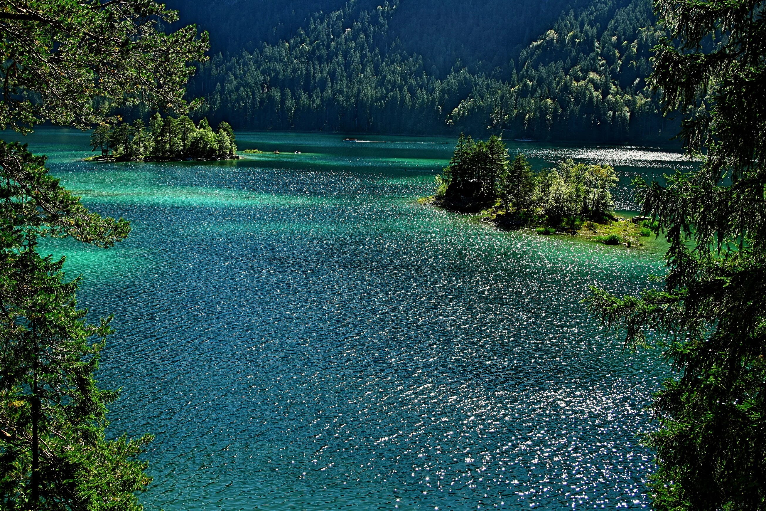 Озеро Рица. Голубое озеро Хоккайдо. Телецкое озеро. Южный Шварцвальд озеро. Обои на телефон озеро