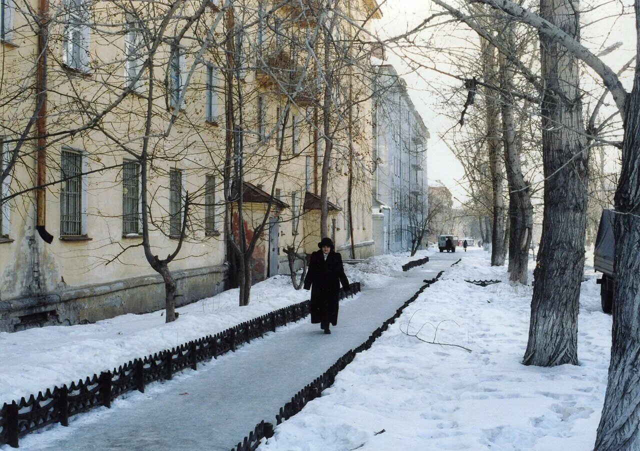 Ретроспектива. Омск. 1998-1999 гг. Остановка " Яблонька". 2023 Омск ВК - Жизнь г